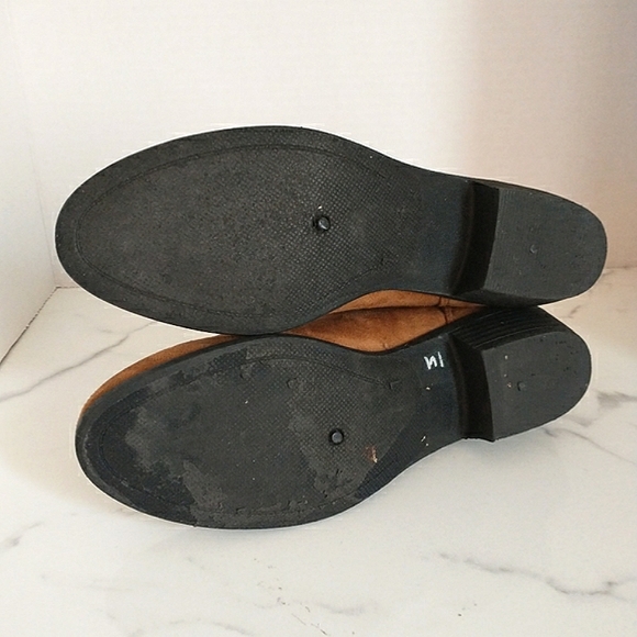 Wild Diva Lounge Faux Suede Tan Ankle Booties Size 7 - Picture 5 of 7